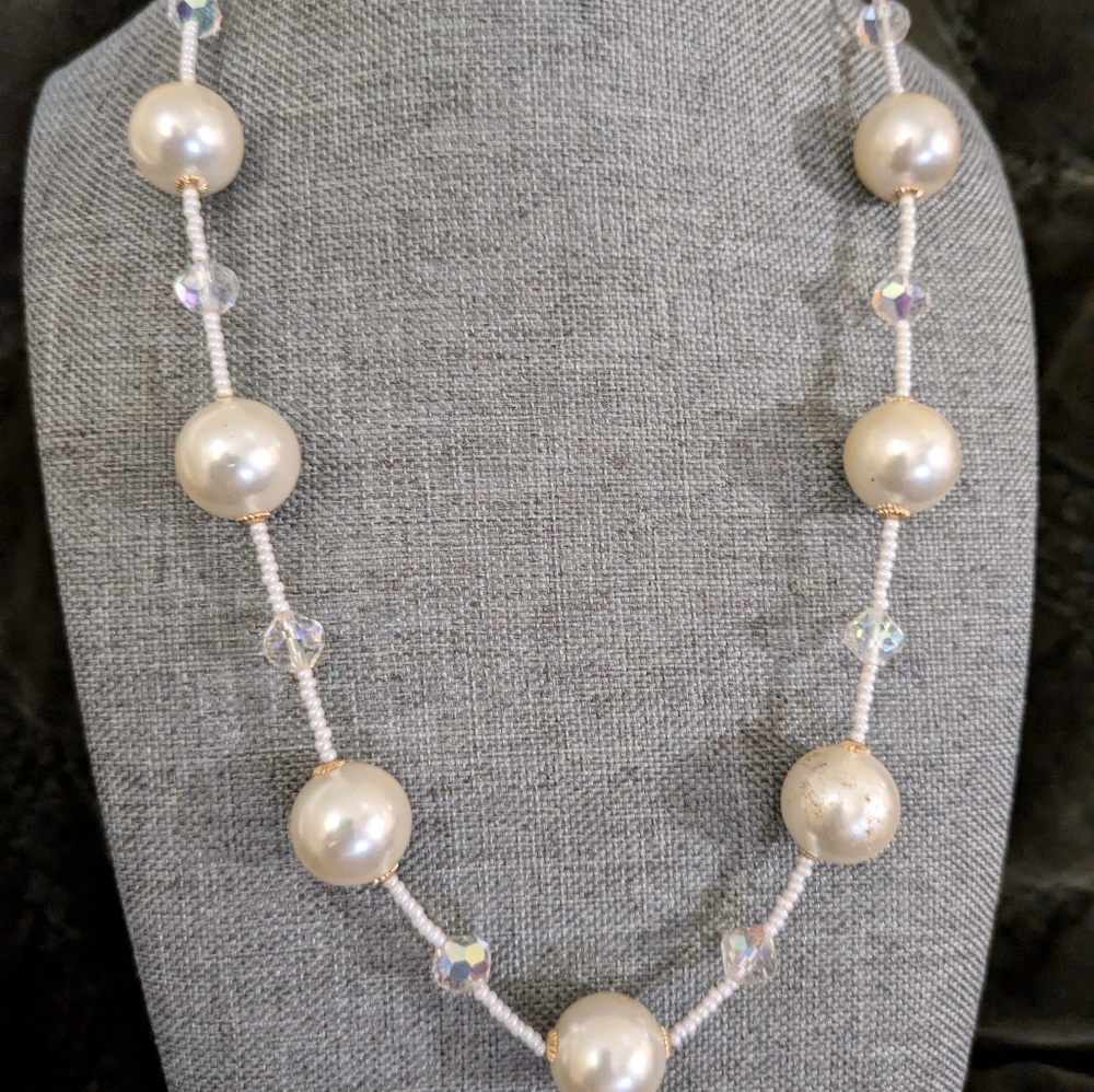 Vintage pearl crystal and bead necklace